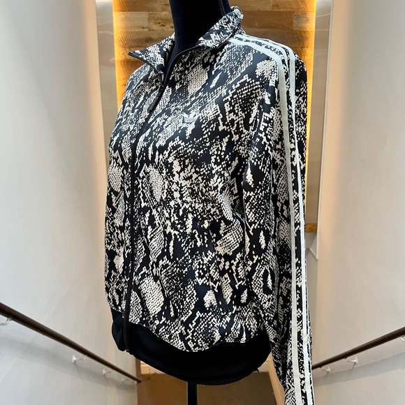 🌸 Adidas Python Allover Print Track Women's Top - Picture 3 of 7